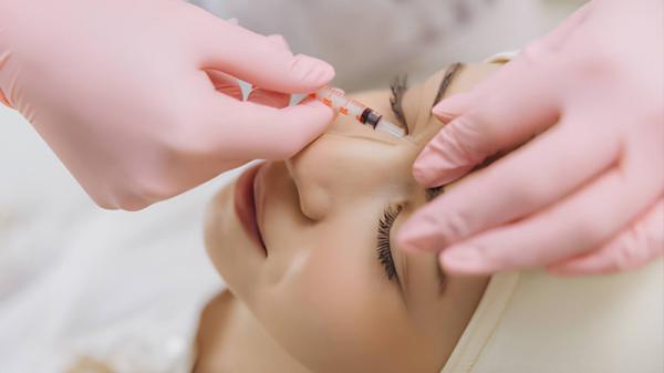 ماندگاری واقعی مادلینگ صورت (Face Contouring)با تزریق ژل چقدر است؟